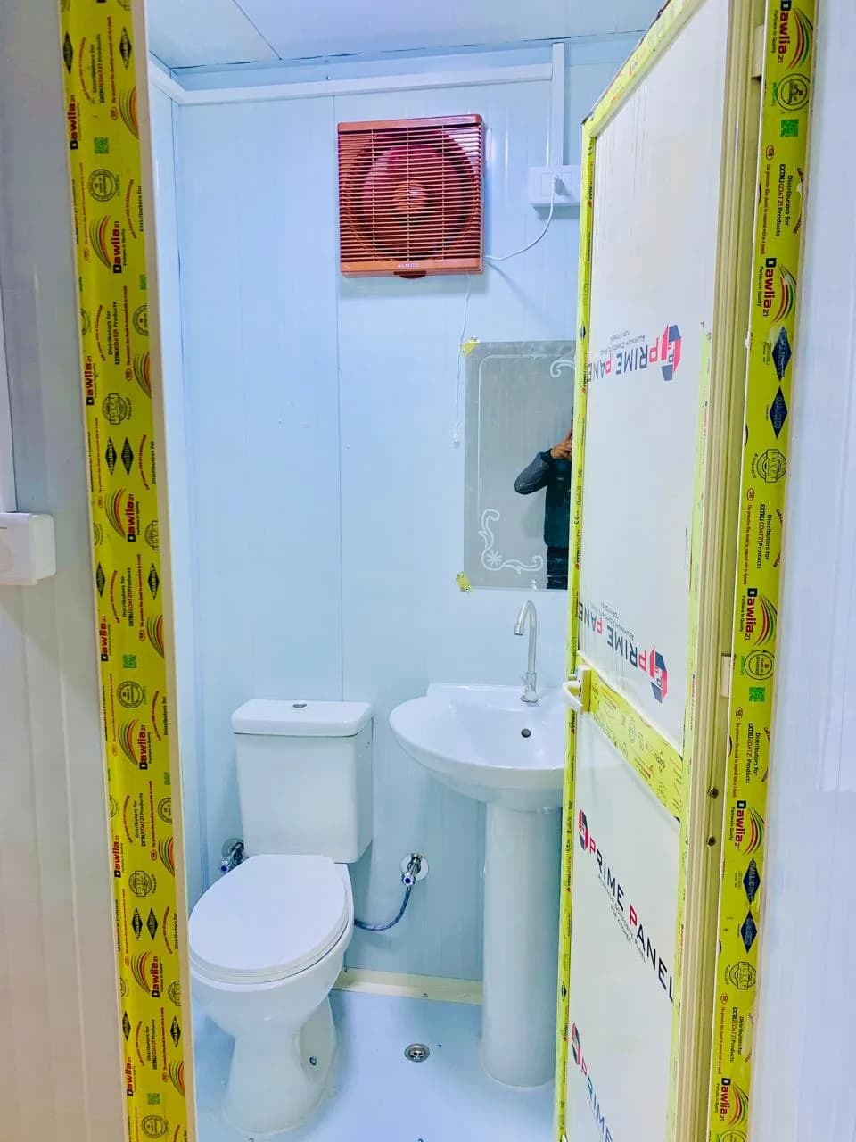 كرفان سكني 3*6 سندوتش بنل سقف و حوائط ارضيه كونتر بلاوط 18برازيلي و عليه طبقه من فنيل البركيه – صورة 6