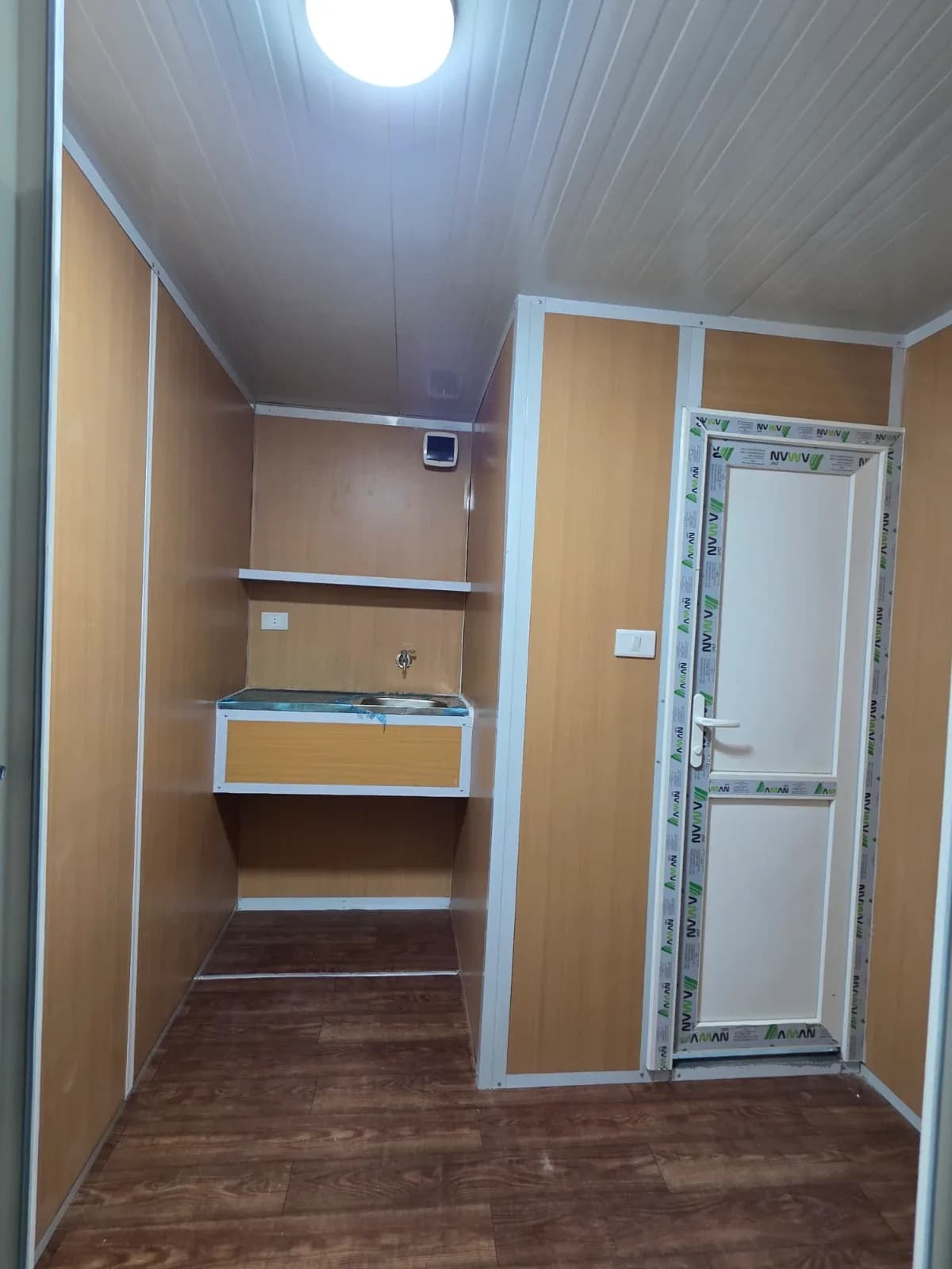 كرفان سكني 3×12 متر ساندويتش بانل – غرفتين وحمام ومطبخ – صورة 5