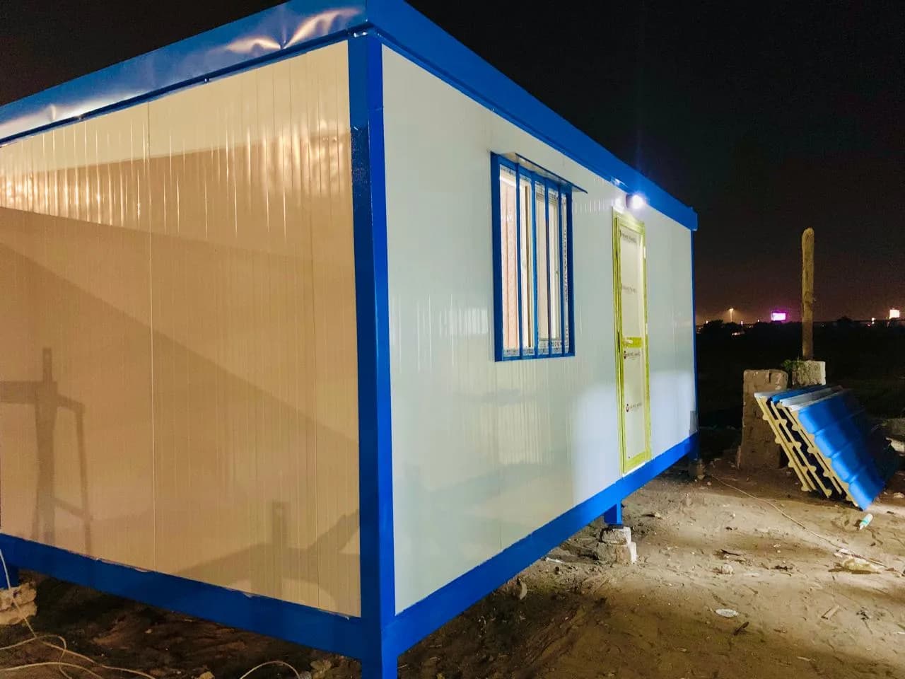 كرفان سكني 3*6 سندوتش بنل سقف و حوائط ارضيه كونتر بلاوط 18برازيلي و عليه طبقه من فنيل البركيه – صورة 4