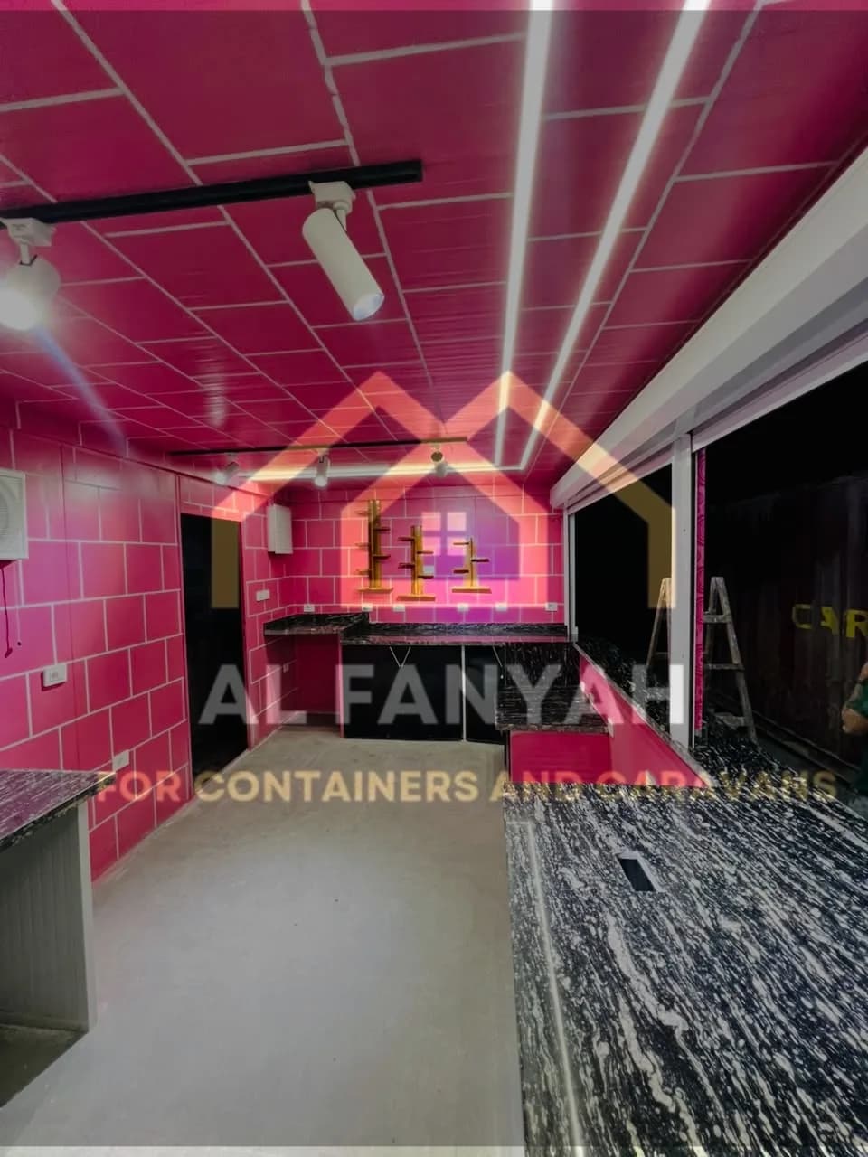 كرفان مطعم 3×6 متر بإضاءة LED وأسطح عمل وأرفف تخزين – صورة 3