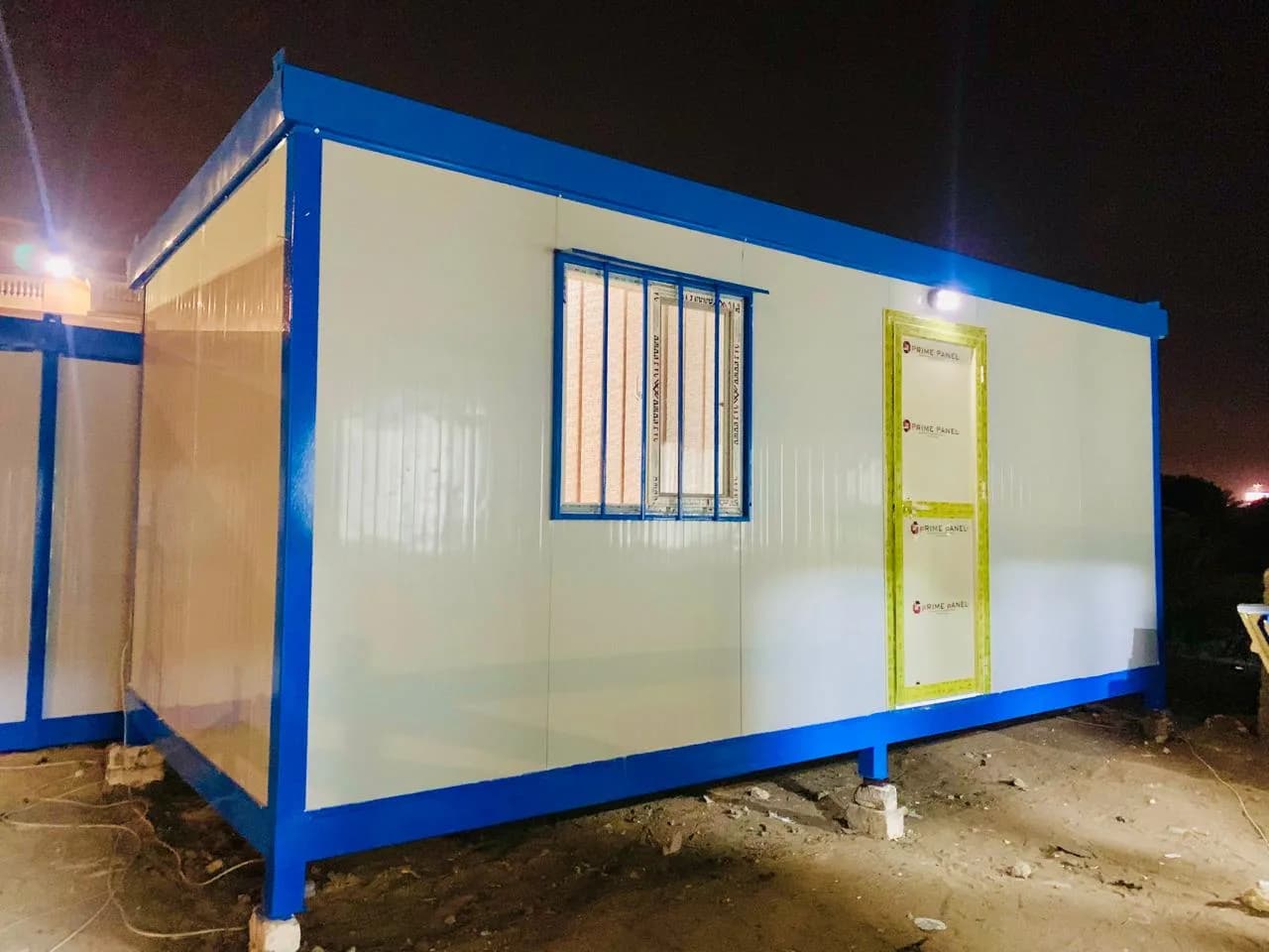 كرفان سكني 3*6 سندوتش بنل سقف و حوائط ارضيه كونتر بلاوط 18برازيلي و عليه طبقه من فنيل البركيه – صورة 2